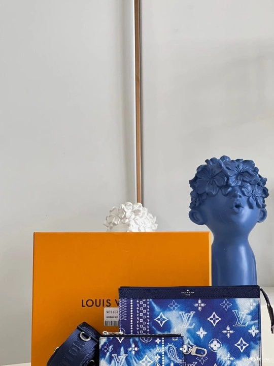 WIS LOUIS VUITTON WEARABLE GASTON 0304